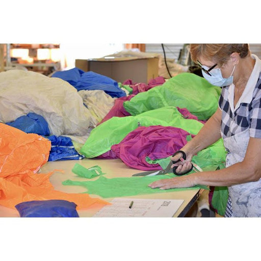 Survival kit van gerecyclede parachute Krossproducts | De online winkel voor hebbedingetjes